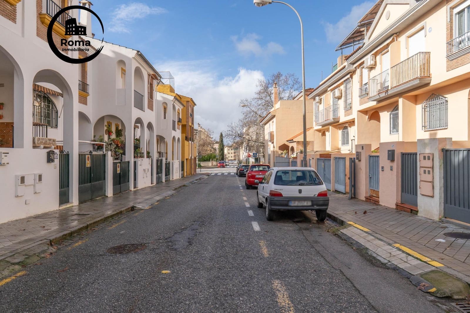 Adosado de 3 habitaciones en Granada ciudad en venta con piscina garaje - 282.000 € (Ref: 9625822)