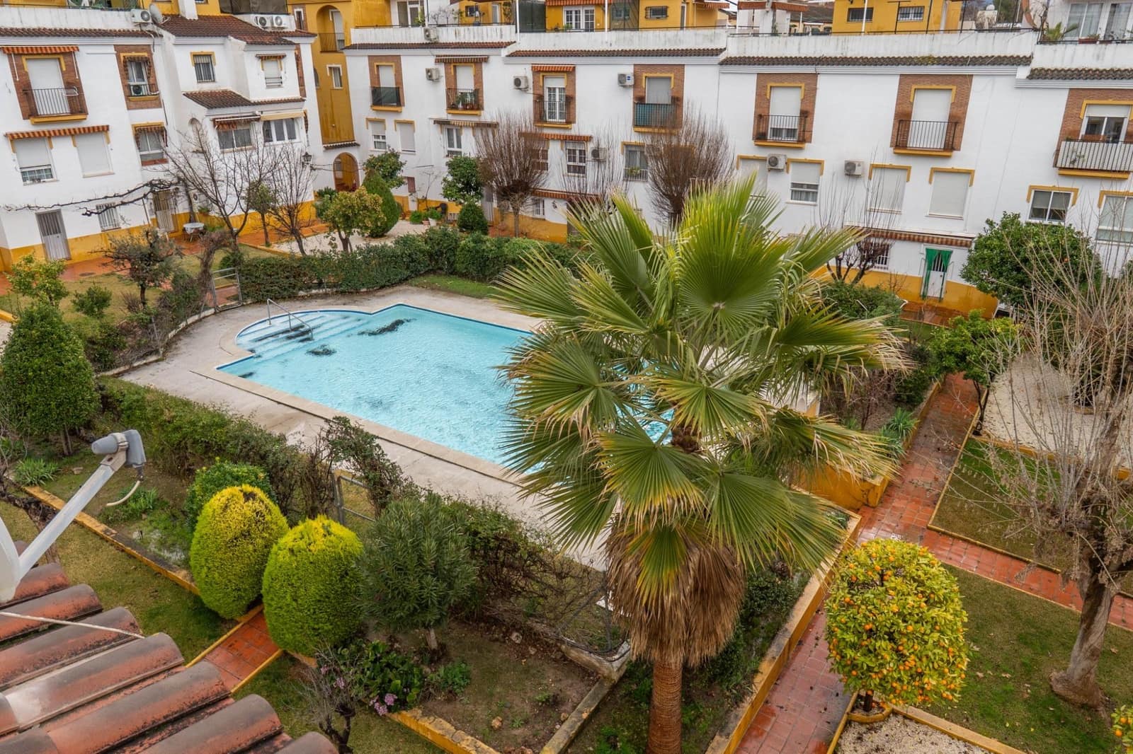Adosado de 3 habitaciones en Granada ciudad en venta con piscina garaje - 282.000 € (Ref: 9625823)