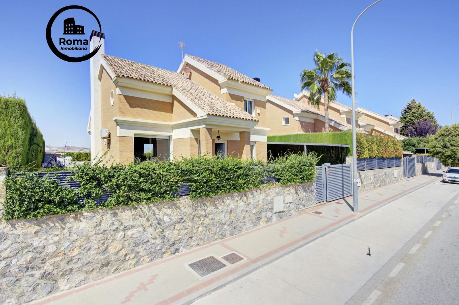 4 bedroom Villa for sale in Otura with pool garage - € 489,000 (Ref: 9625827)