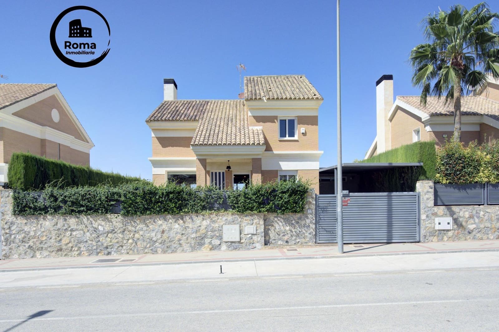 4 bedroom Villa for sale in Otura with pool garage - € 489,000 (Ref: 9625827)