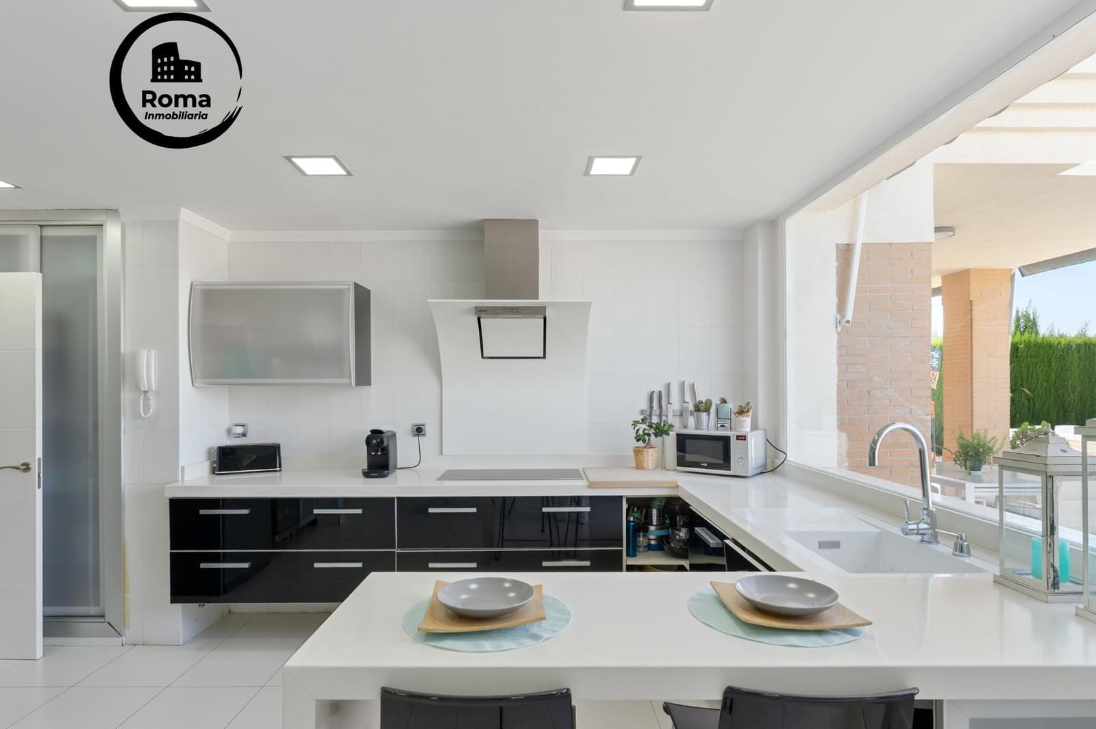 4 bedroom Villa for sale in Otura with pool garage - € 489,000 (Ref: 9625827)