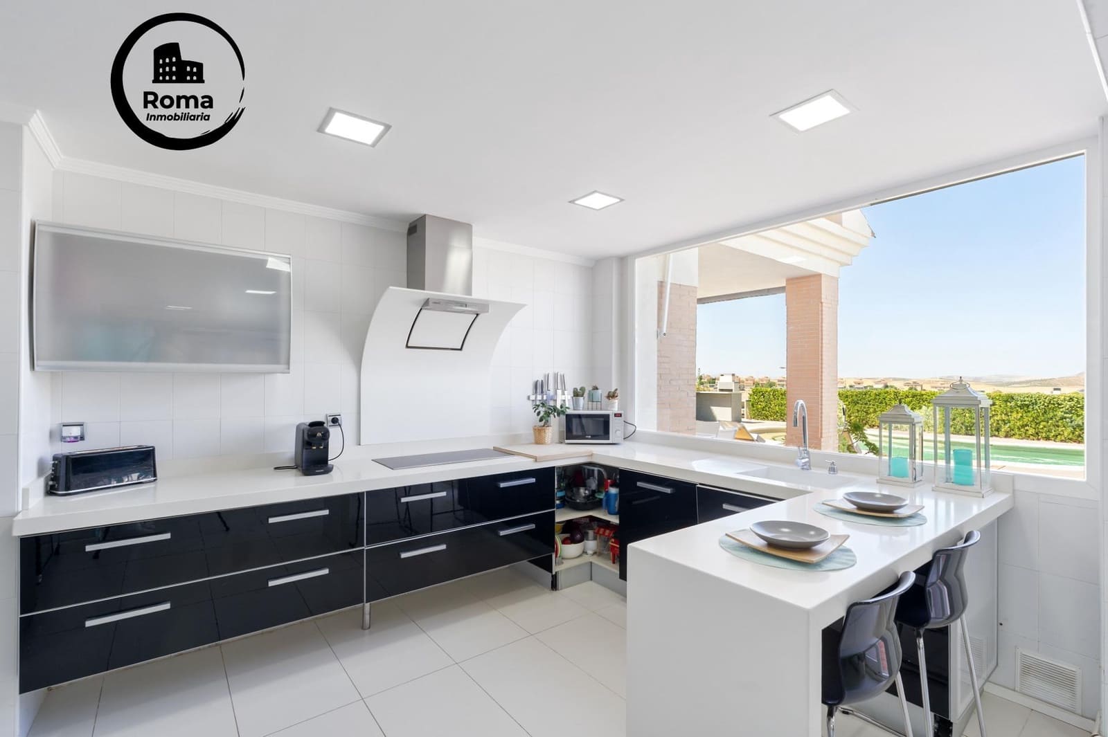 4 bedroom Villa for sale in Otura with pool garage - € 489,000 (Ref: 9625827)