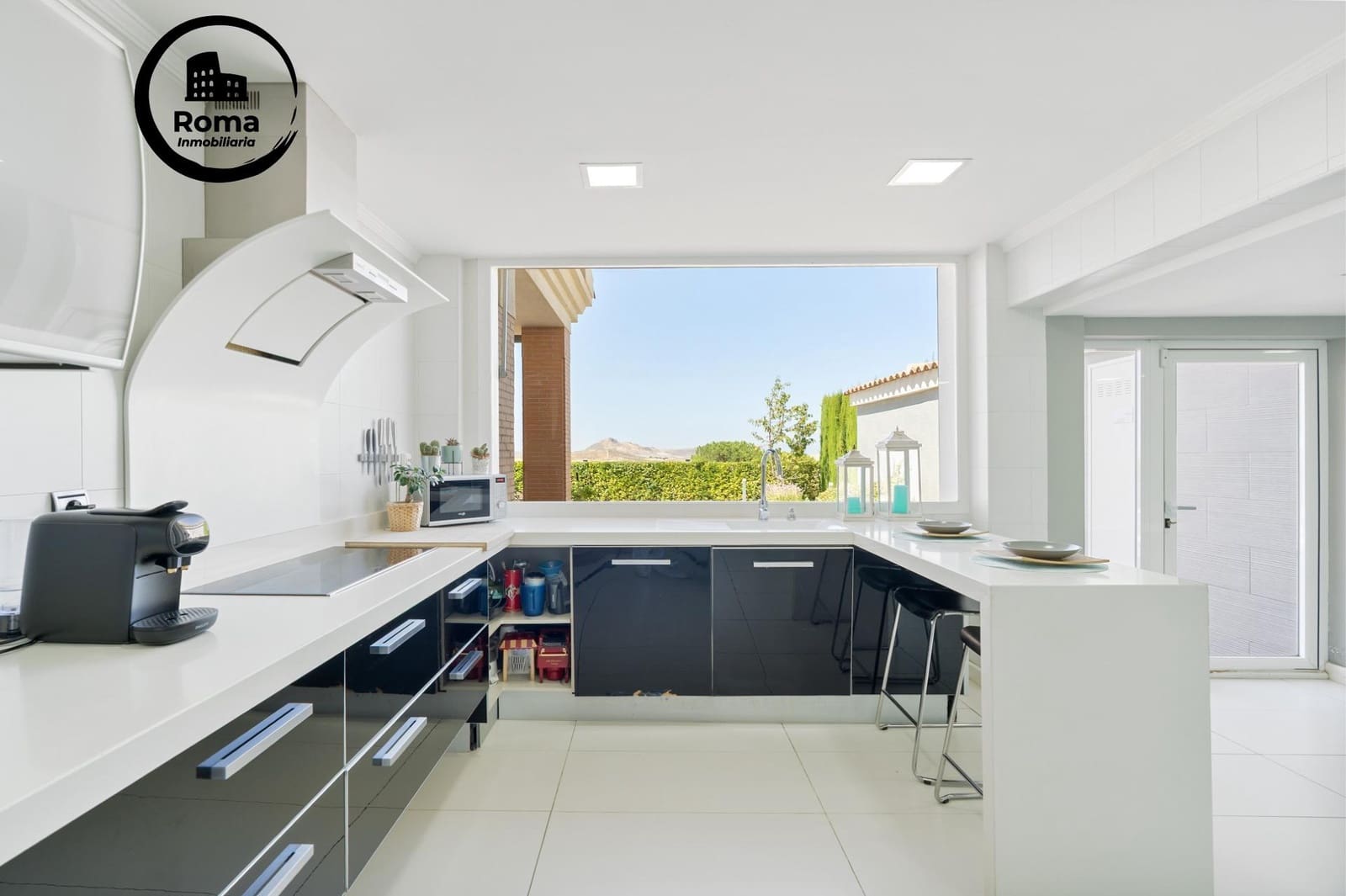 4 bedroom Villa for sale in Otura with pool garage - € 489,000 (Ref: 9625827)