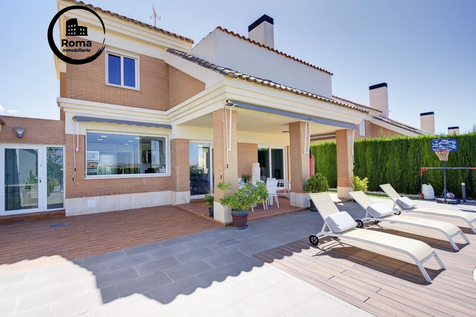 4 bedroom Villa for sale in Otura with pool garage - € 489,000 (Ref: 9625827)