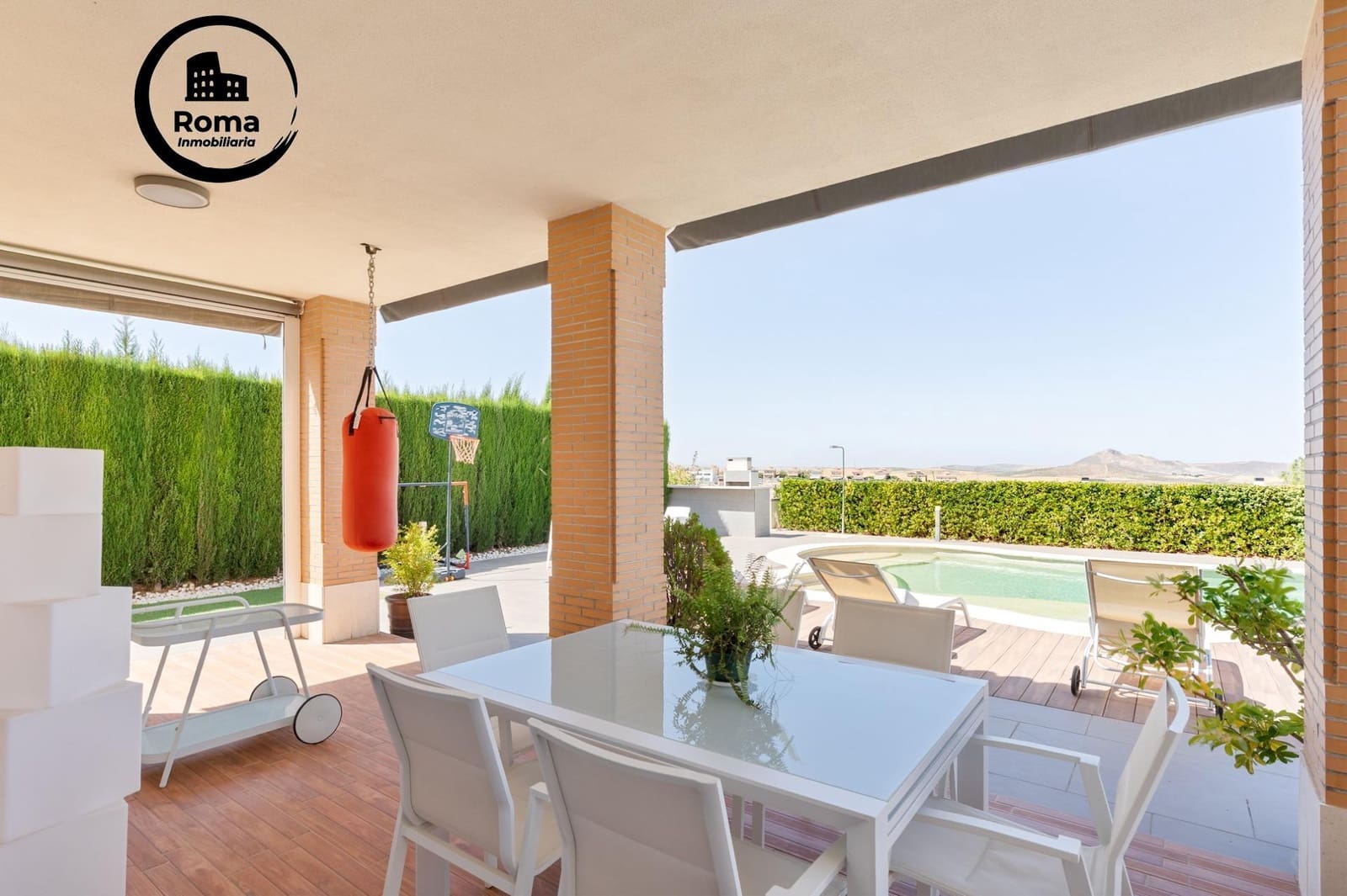 4 bedroom Villa for sale in Otura with pool garage - € 489,000 (Ref: 9625827)
