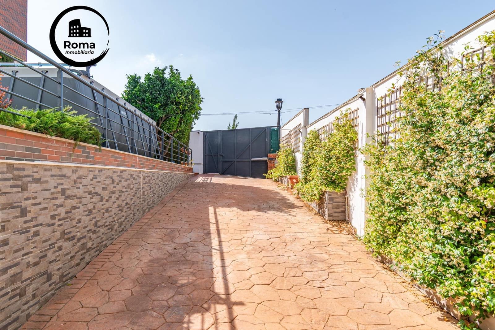 4 bedroom Villa for sale in Alhendin with pool garage - € 469,000 (Ref: 9625835)