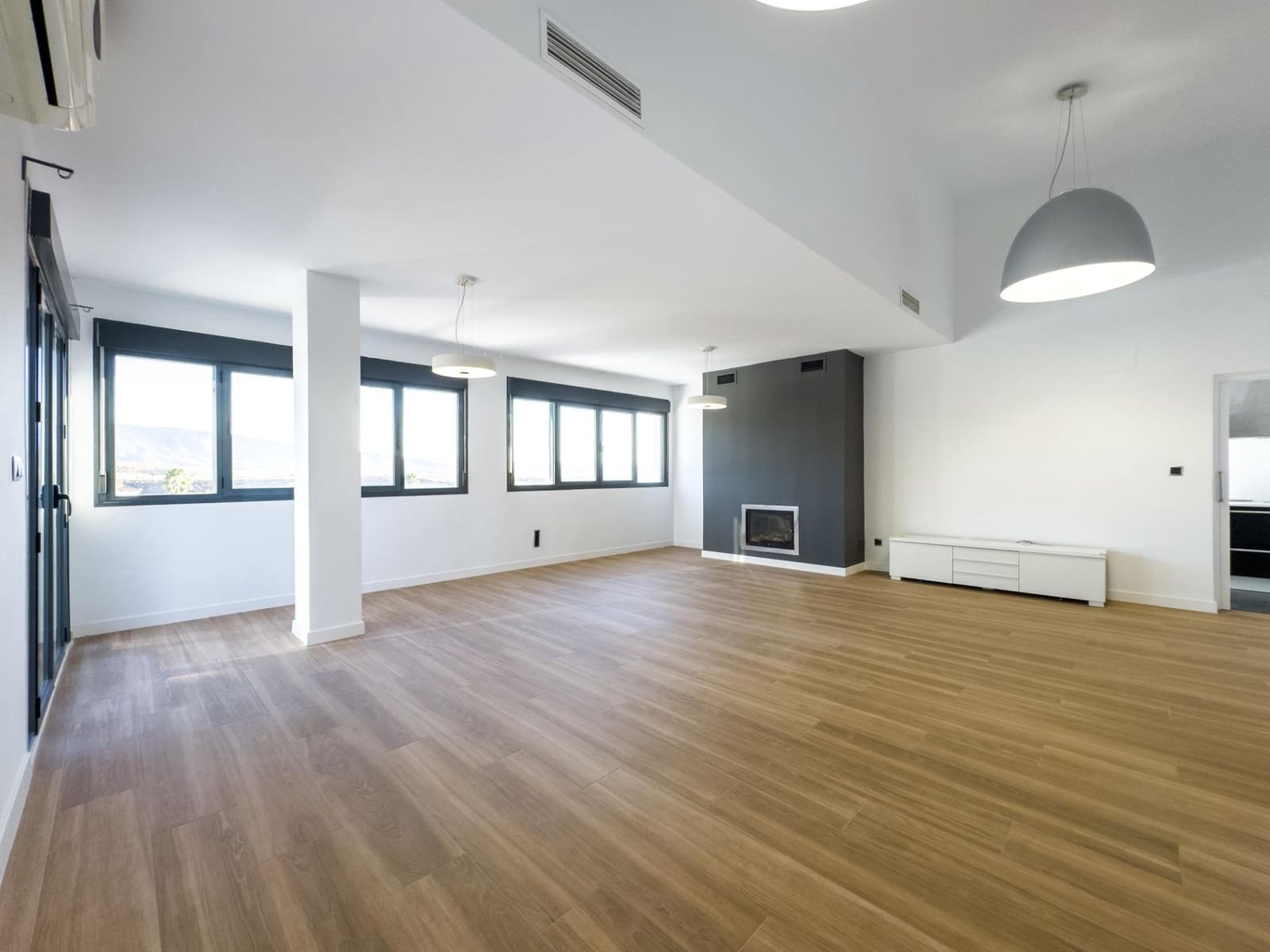 5 sovrum Villa till salu i La Zubia med pool garage - 799 000 € (Ref: 9625837)