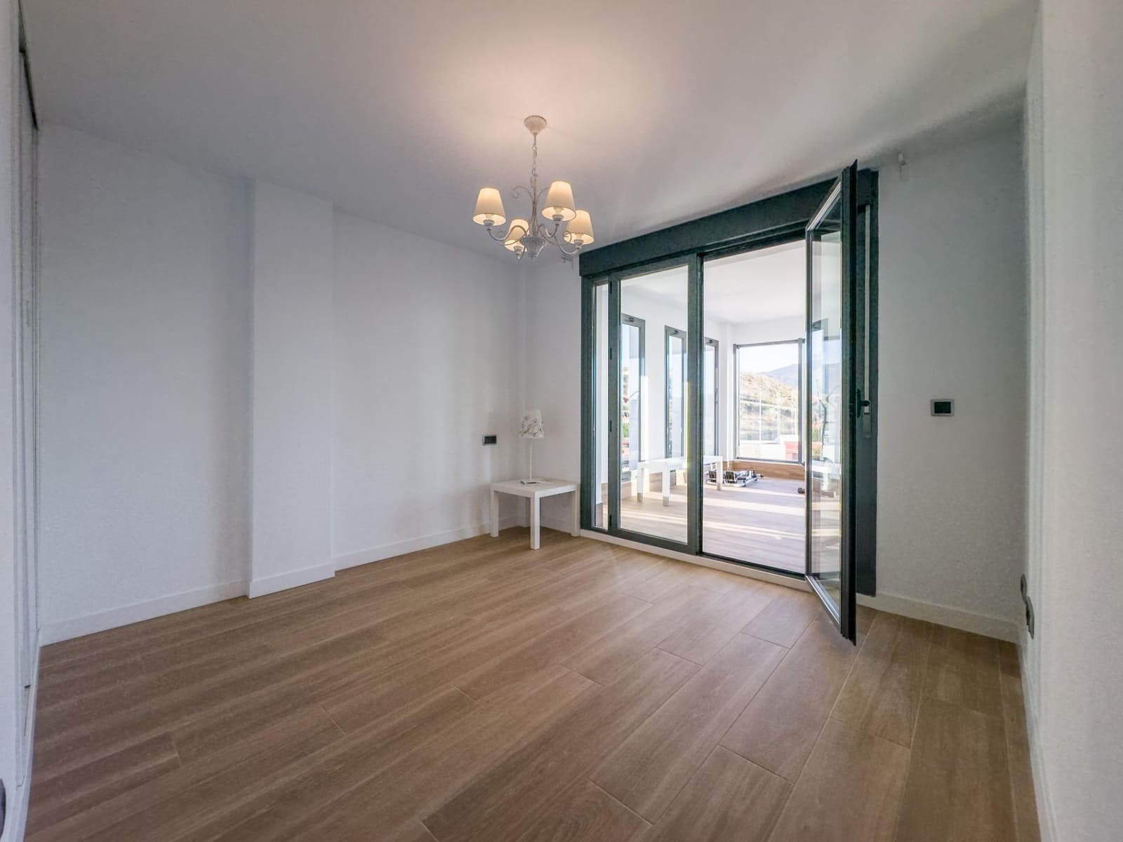 5 sovrum Villa till salu i La Zubia med pool garage - 799 000 € (Ref: 9625837)