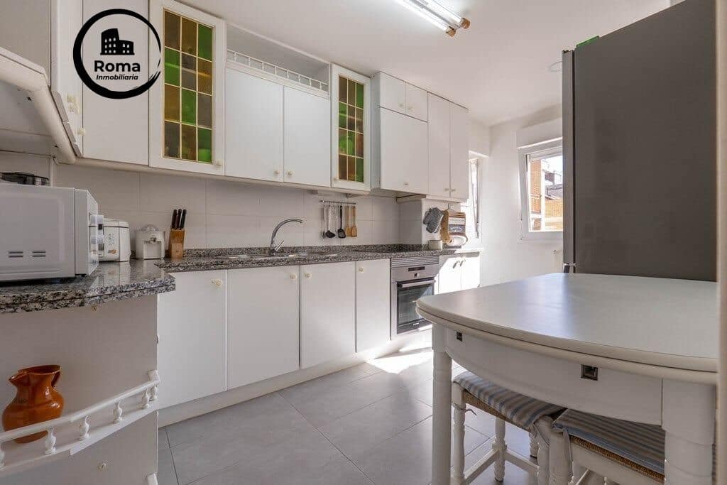 Ático de 4 habitaciones en Granada ciudad en venta - 439.000 € (Ref: 9627717)