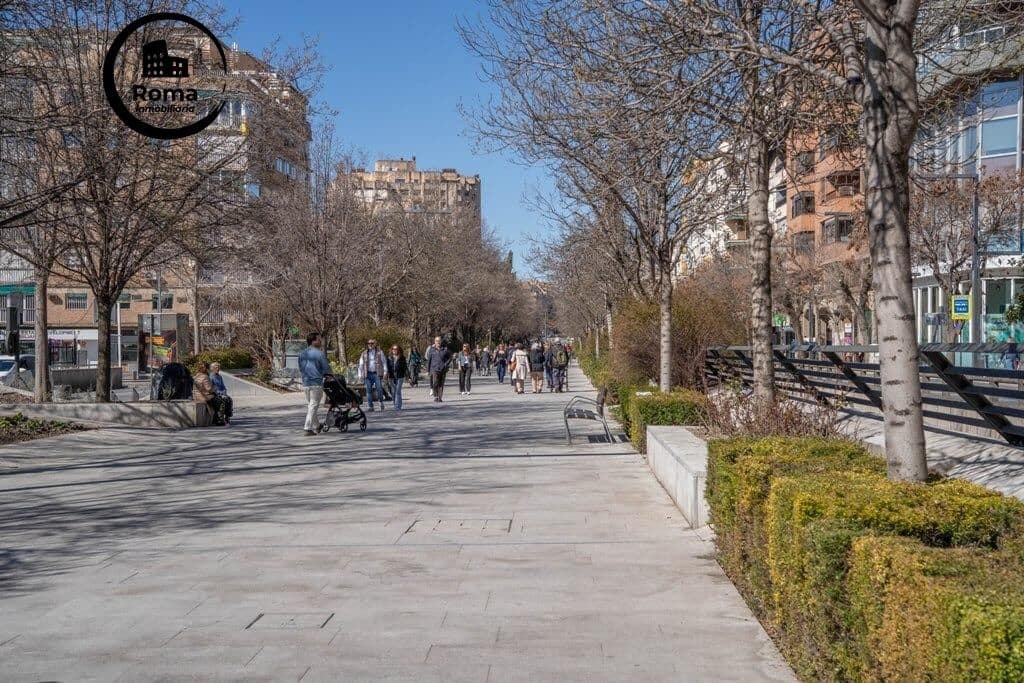 Ático de 4 habitaciones en Granada ciudad en venta - 439.000 € (Ref: 9627717)