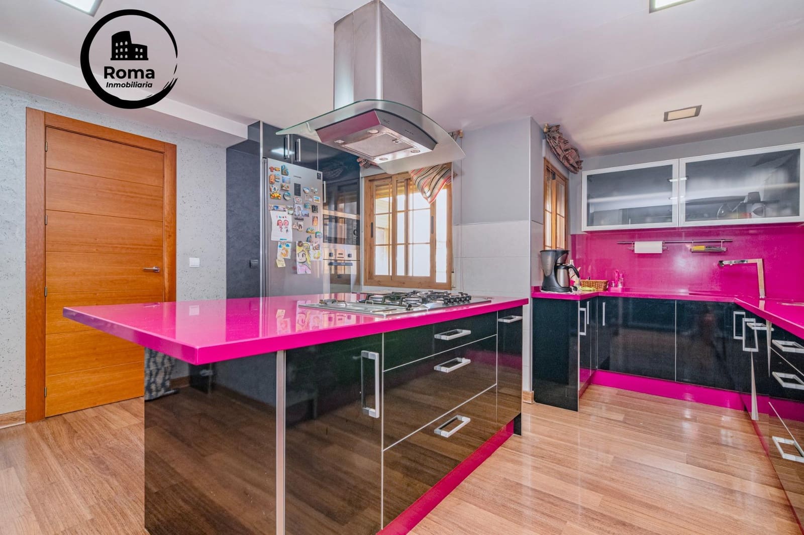 Adosado de 6 habitaciones en Granada ciudad en venta - 385.000 € (Ref: 9627722)