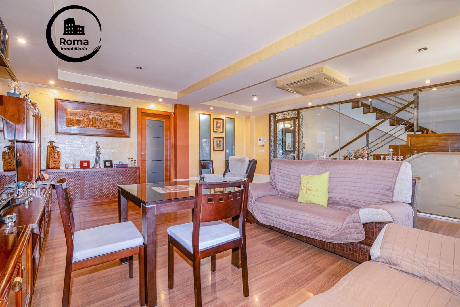 Adosado de 6 habitaciones en Granada ciudad en venta - 385.000 € (Ref: 9627722)