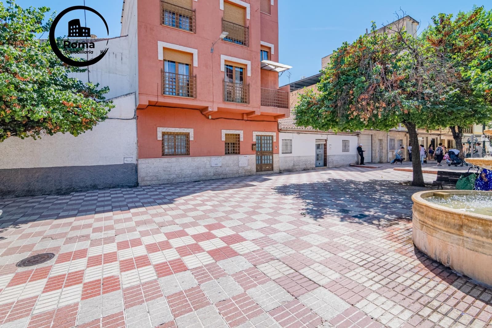 Adosado de 6 habitaciones en Granada ciudad en venta - 385.000 € (Ref: 9627722)