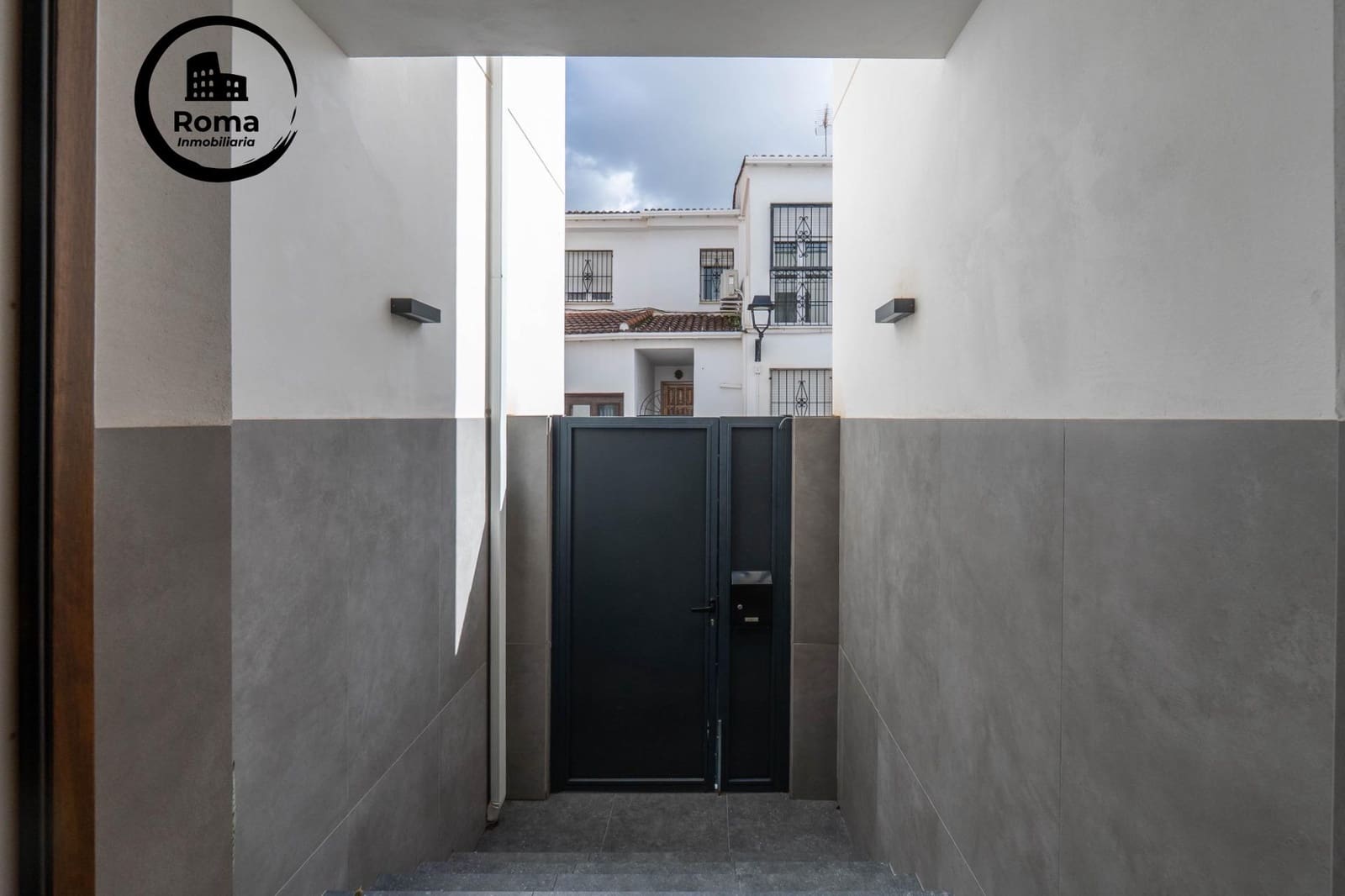 3 bedroom Terraced Villa for sale in Albolote with garage - € 375,000 (Ref: 9627724)