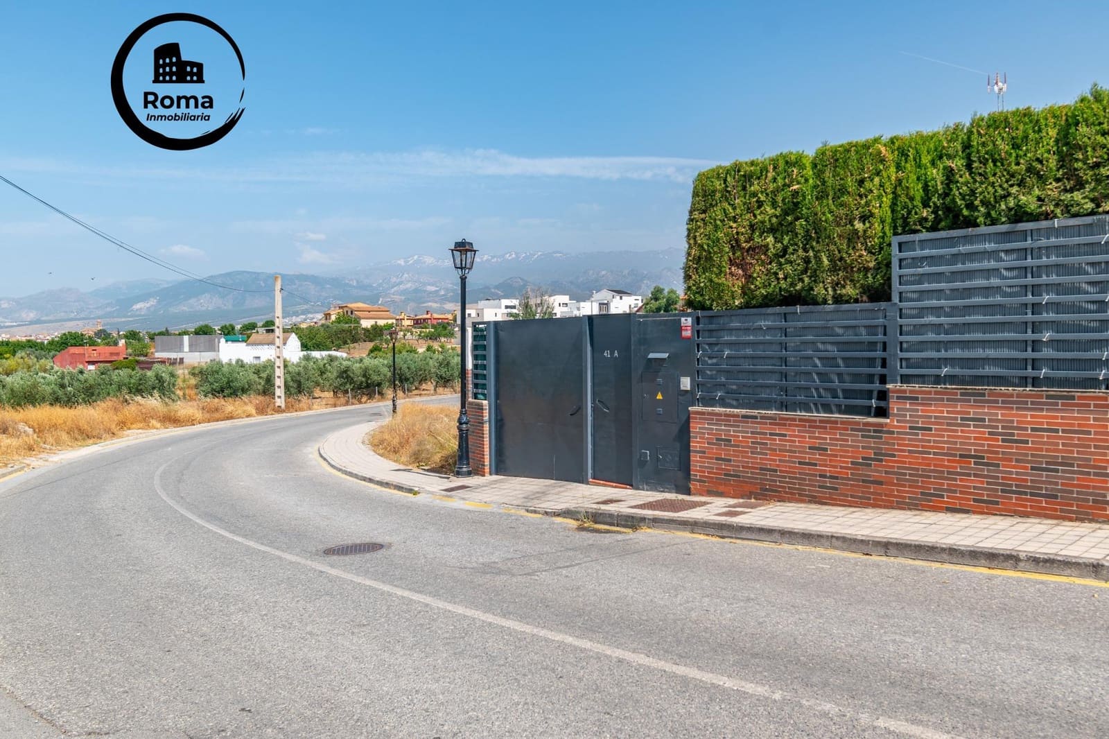 Chalet de 4 habitaciones en Alhendín en venta con piscina garaje - 449.000 € (Ref: 9630165)