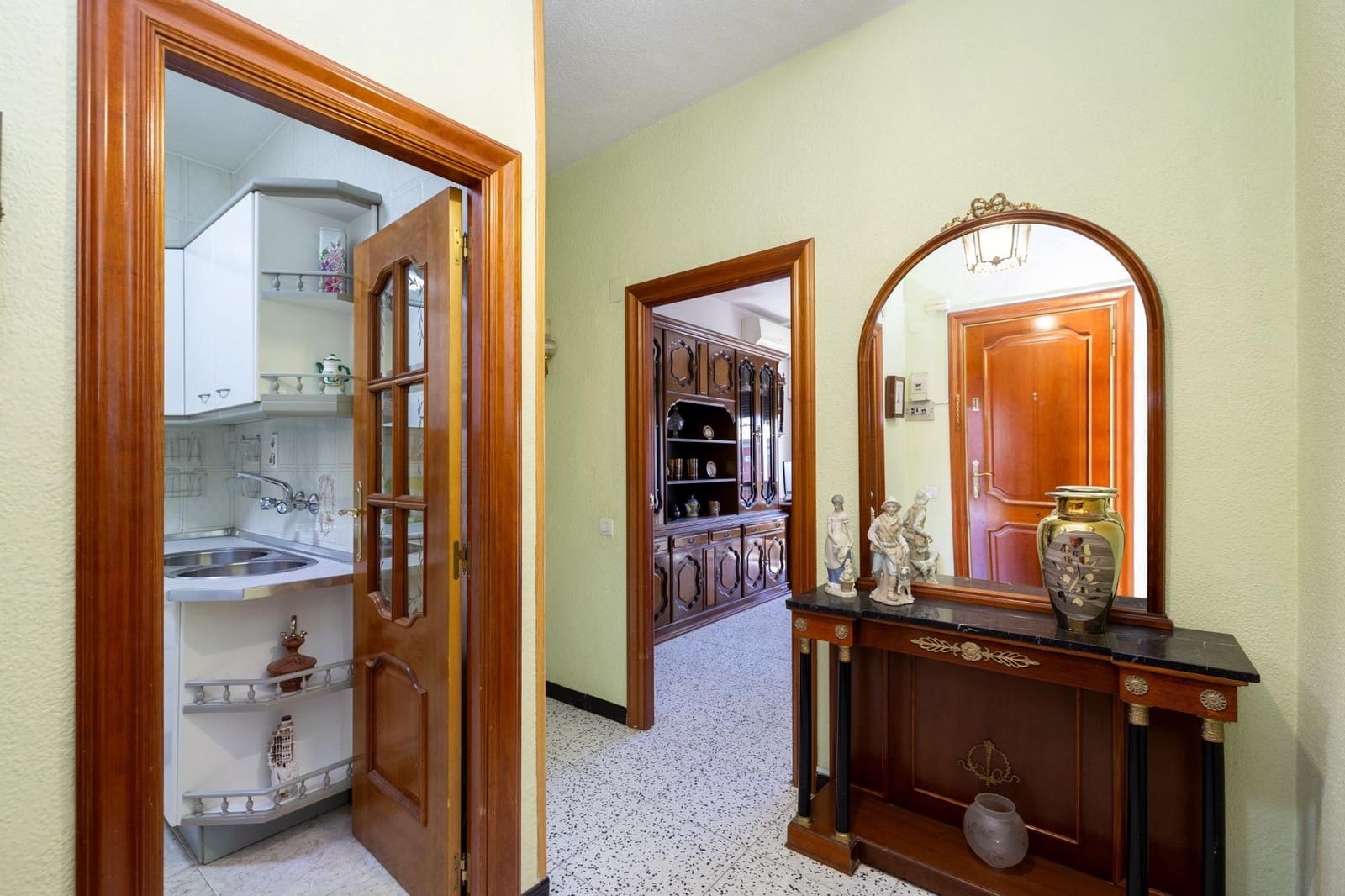 3 Zimmer Wohnung zu verkaufen in Granada Stadt - 245.000 € (Ref: 9630174)