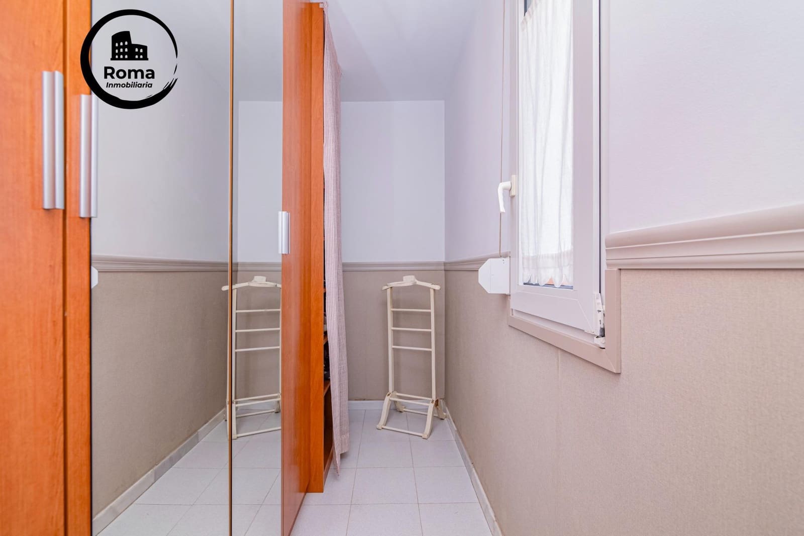 Chalet de 5 habitaciones en Jun en venta con piscina garaje - 279.900 € (Ref: 9630204)