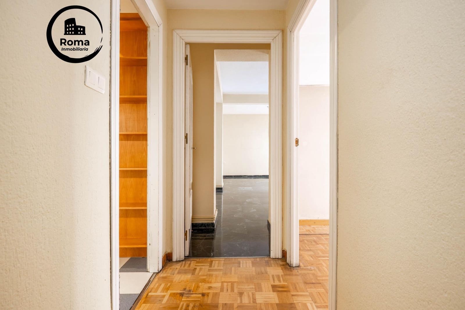 4 bedroom Flat for sale in Granada city with garage - € 620,000 (Ref: 9634433)