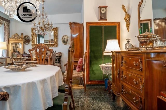 4 chambre Appartement à vendre à Centro - Sagrario, Grenade ville avec garage - 410 000 € (Ref: 9634444)