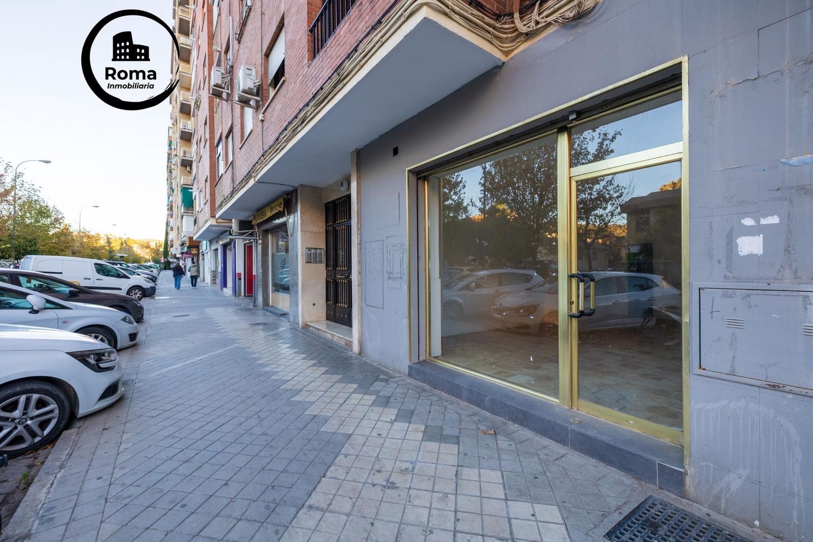 Commercial for sale in Granada city - € 95,000 (Ref: 9634453)