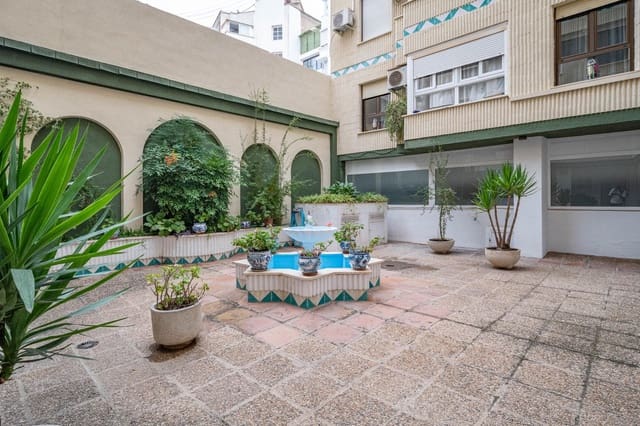 3 slaapkamer Flat te koop in Centro, Granada stad met garage - € 398.000 (Ref: 9634456)