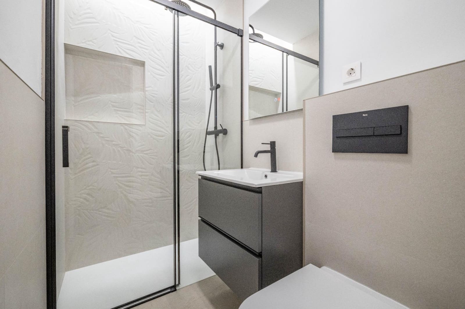 3 slaapkamer Flat te koop in Granada stad met garage - € 398.000 (Ref: 9634456)