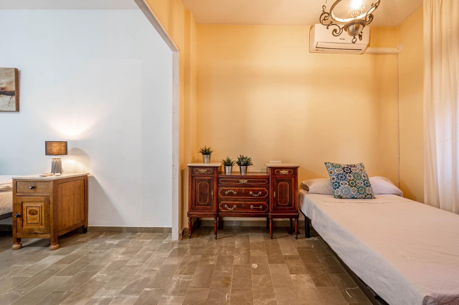 4 sypialnia Dom blizniak na sprzedaż w Huetor Vega z basenem - 315 000 € (Ref: 9634462)