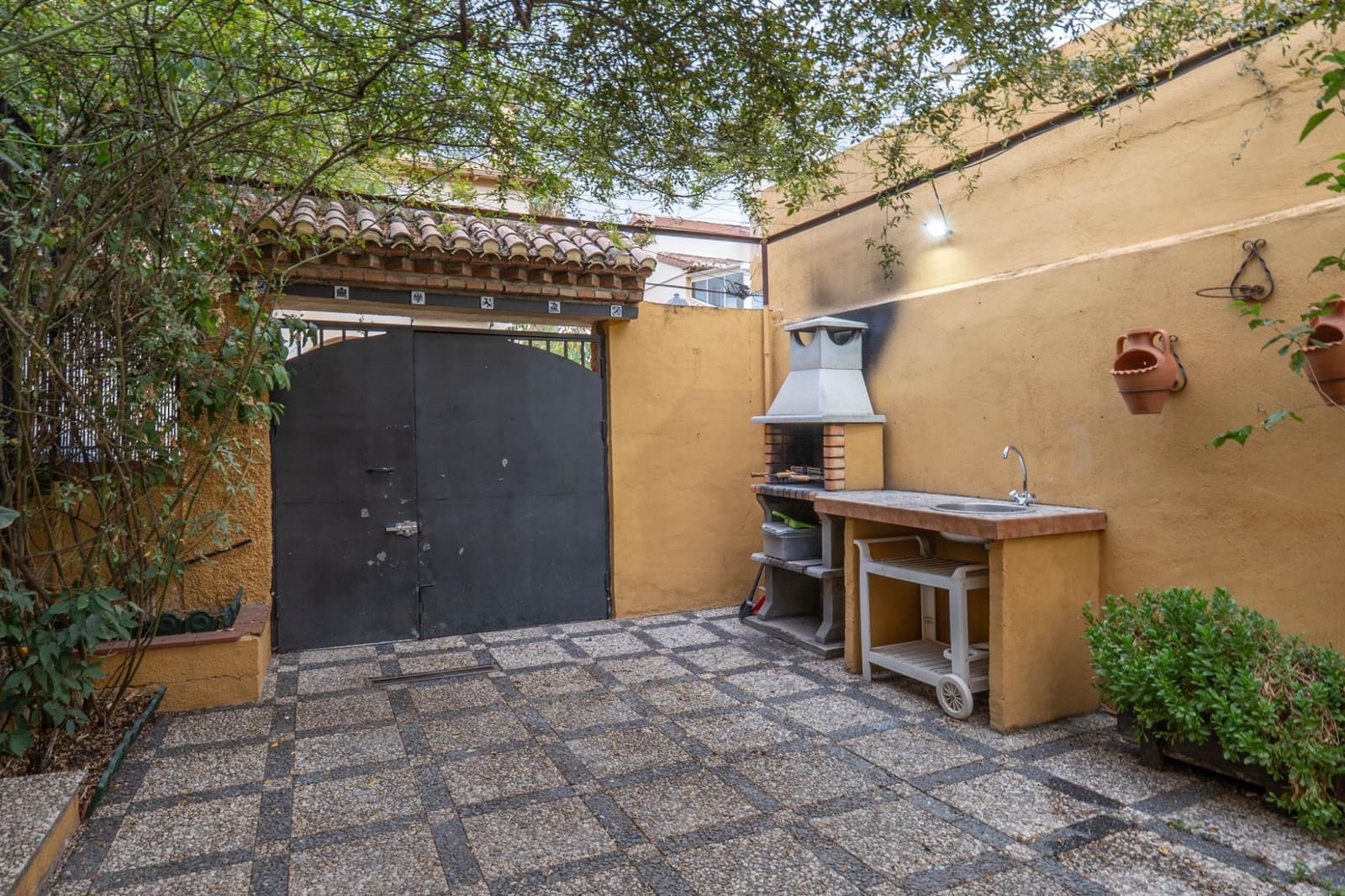 4 sypialnia Dom blizniak na sprzedaż w Huetor Vega z basenem - 315 000 € (Ref: 9634462)