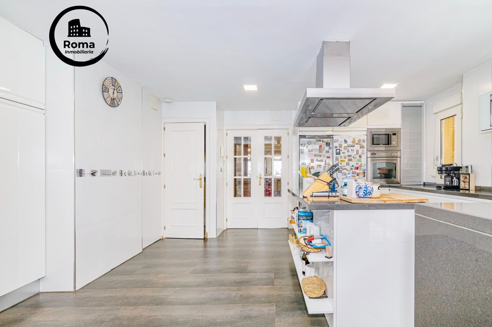 6 bedroom Villa for sale in Gojar with garage - € 480,000 (Ref: 9637734)