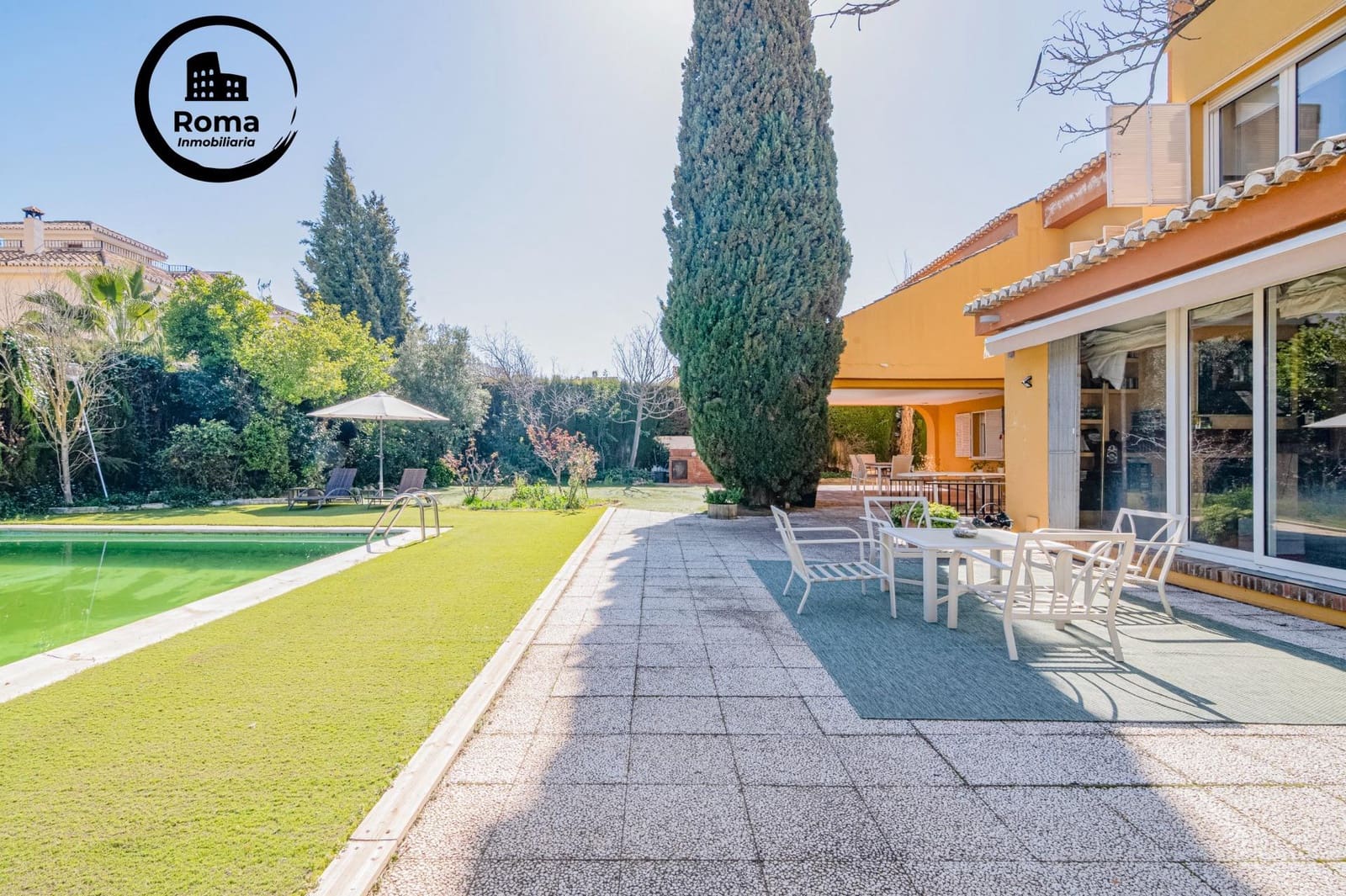 6 bedroom Villa for sale in Gojar with garage - € 480,000 (Ref: 9637734)