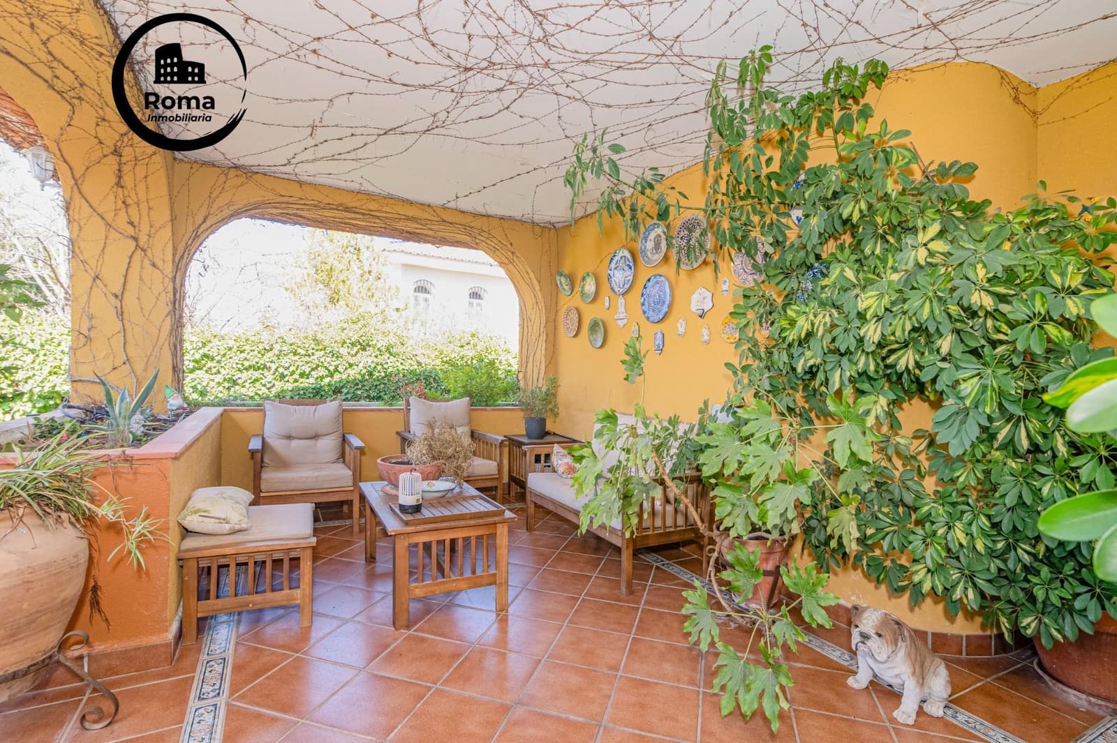 6 bedroom Villa for sale in Gojar with garage - € 480,000 (Ref: 9637734)