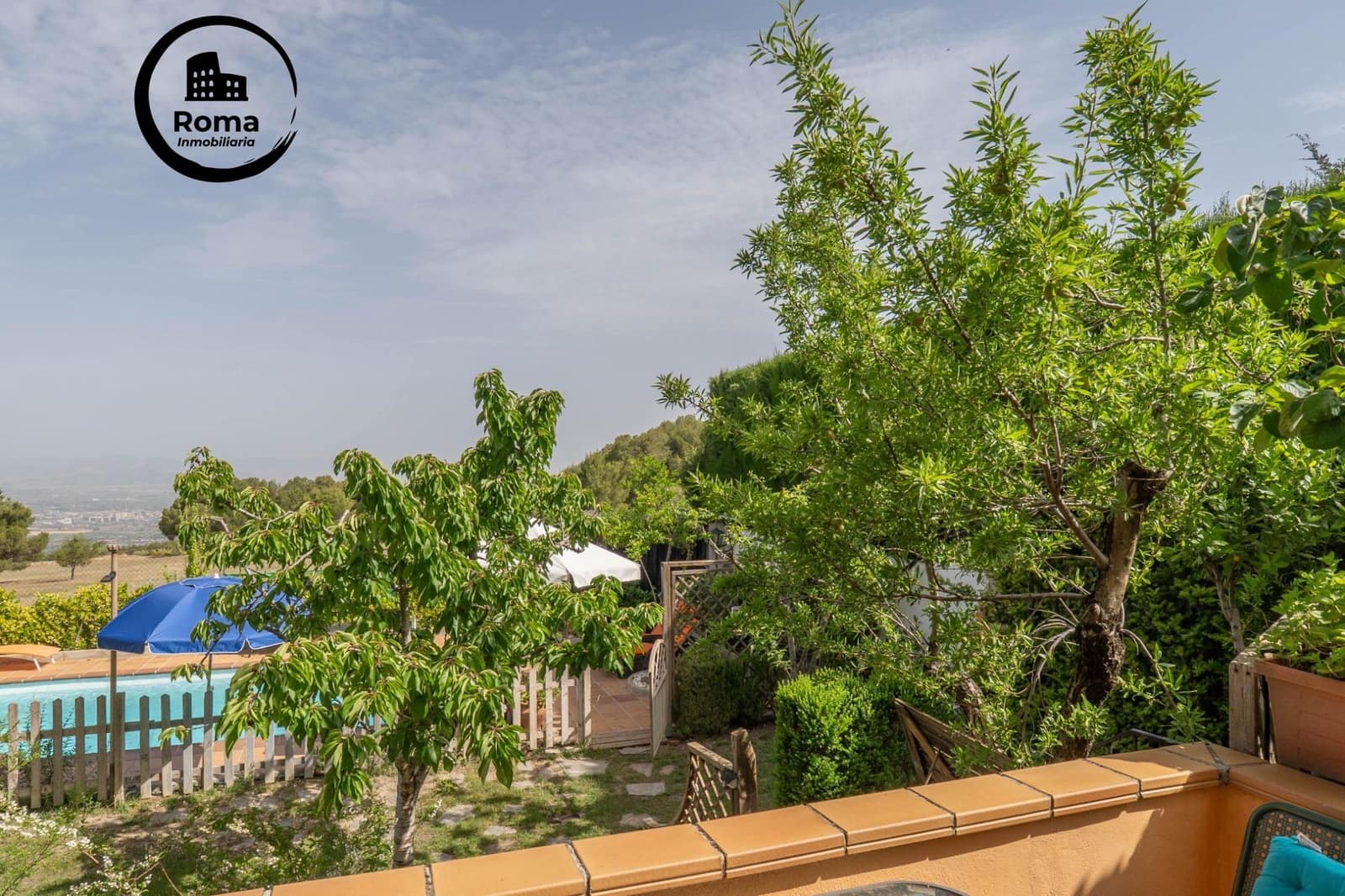 3 soverom Villa til salgs i La Zubia med svømmebasseng garasje - € 350 000 (Ref: 9648302)