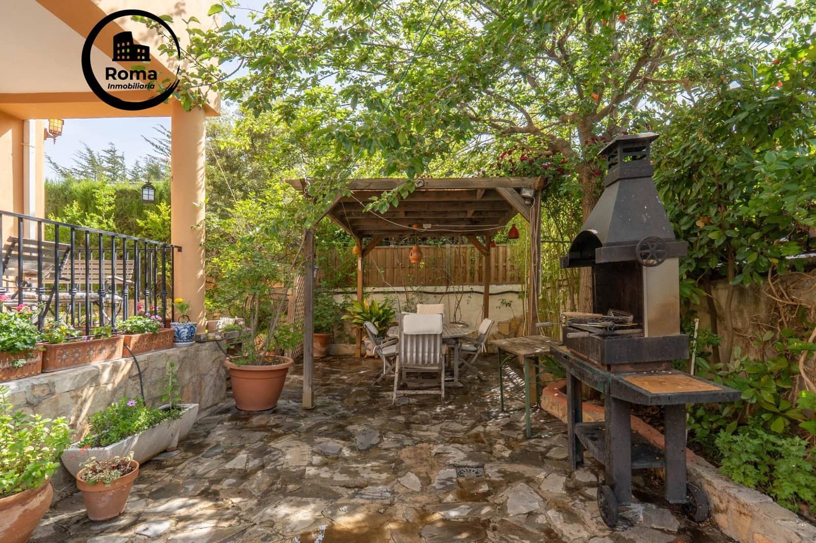 3 soverom Villa til salgs i La Zubia med svømmebasseng garasje - € 350 000 (Ref: 9648302)