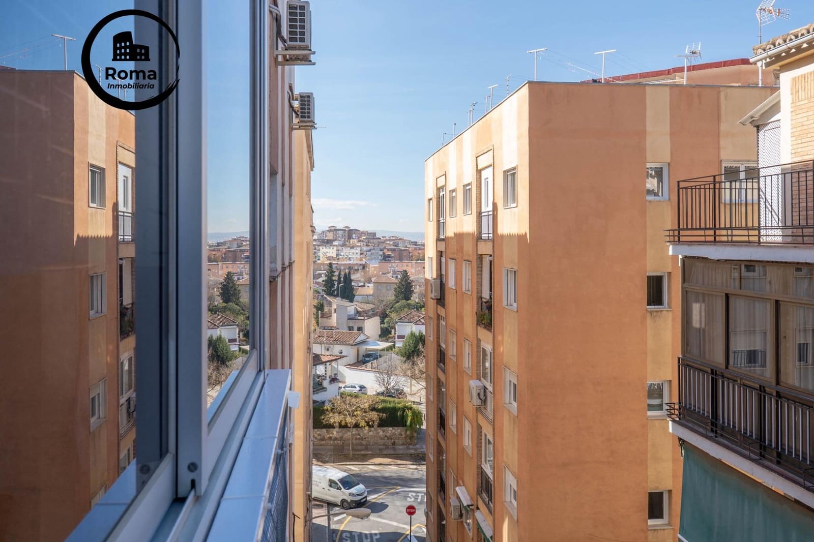 Piso de 3 habitaciones en Granada ciudad en venta - 249.000 € (Ref: 9648306)