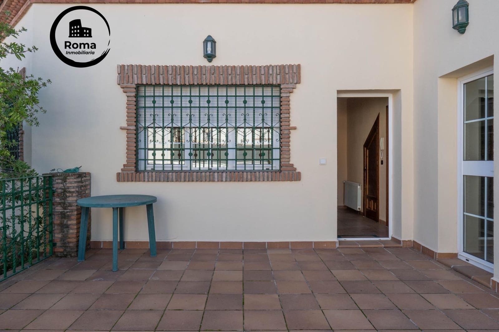 Chalet de 5 habitaciones en Santa Fe en venta con piscina garaje - 450.000 € (Ref: 9648323)