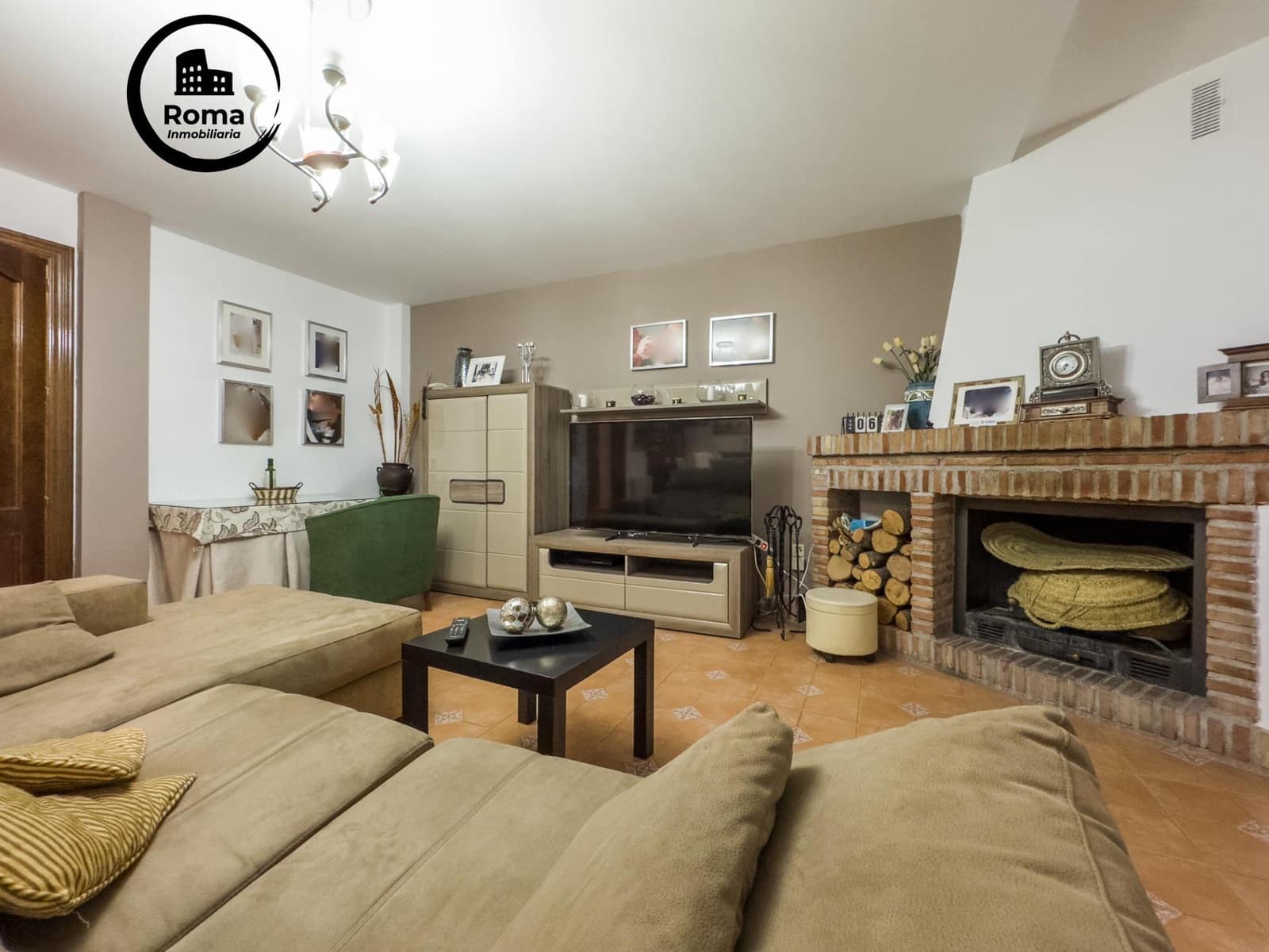 4 soverom Kjedet enebolig til salgs i Las Gabias med svømmebasseng garasje - € 385 000 (Ref: 9648333)