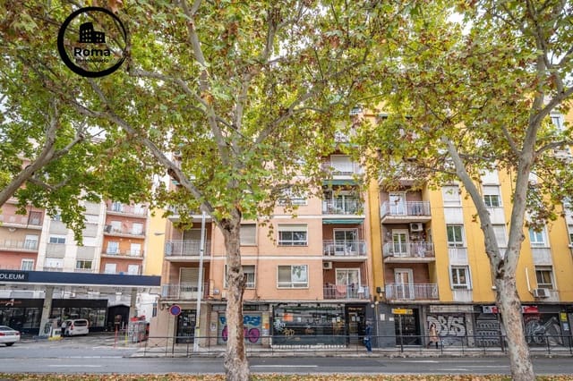 4 Zimmer Wohnung zu verkaufen in Granada Stadt - 270.000 € (Ref: 9652144)