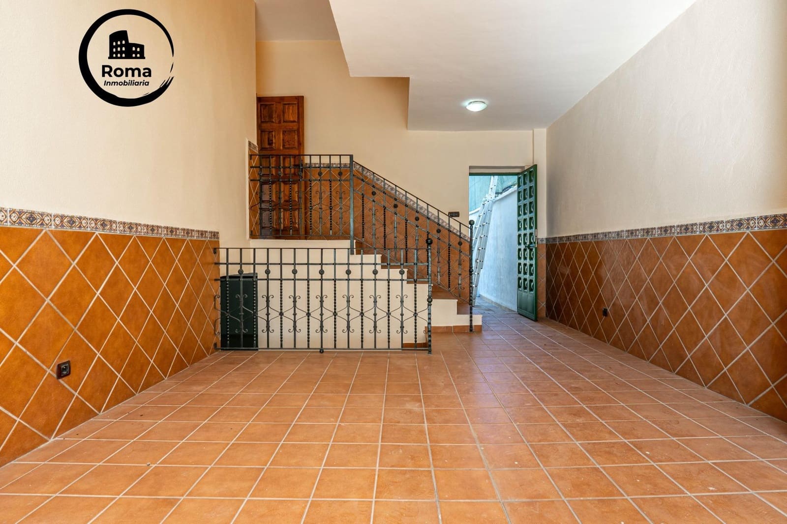 5 slaapkamer Villa te koop in Santa Fe met zwembad garage - € 450.000 (Ref: 9652153)