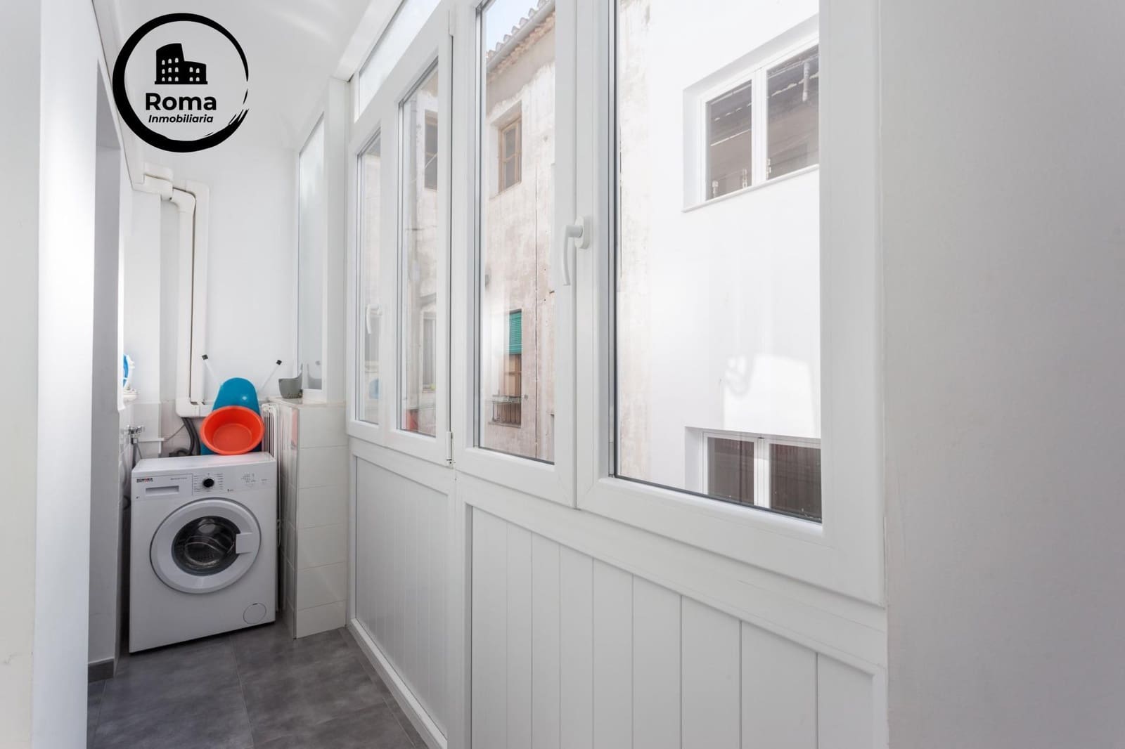 Apartamento de 15 habitaciones en Granada ciudad en venta - 1.175.000 € (Ref: 9652169)