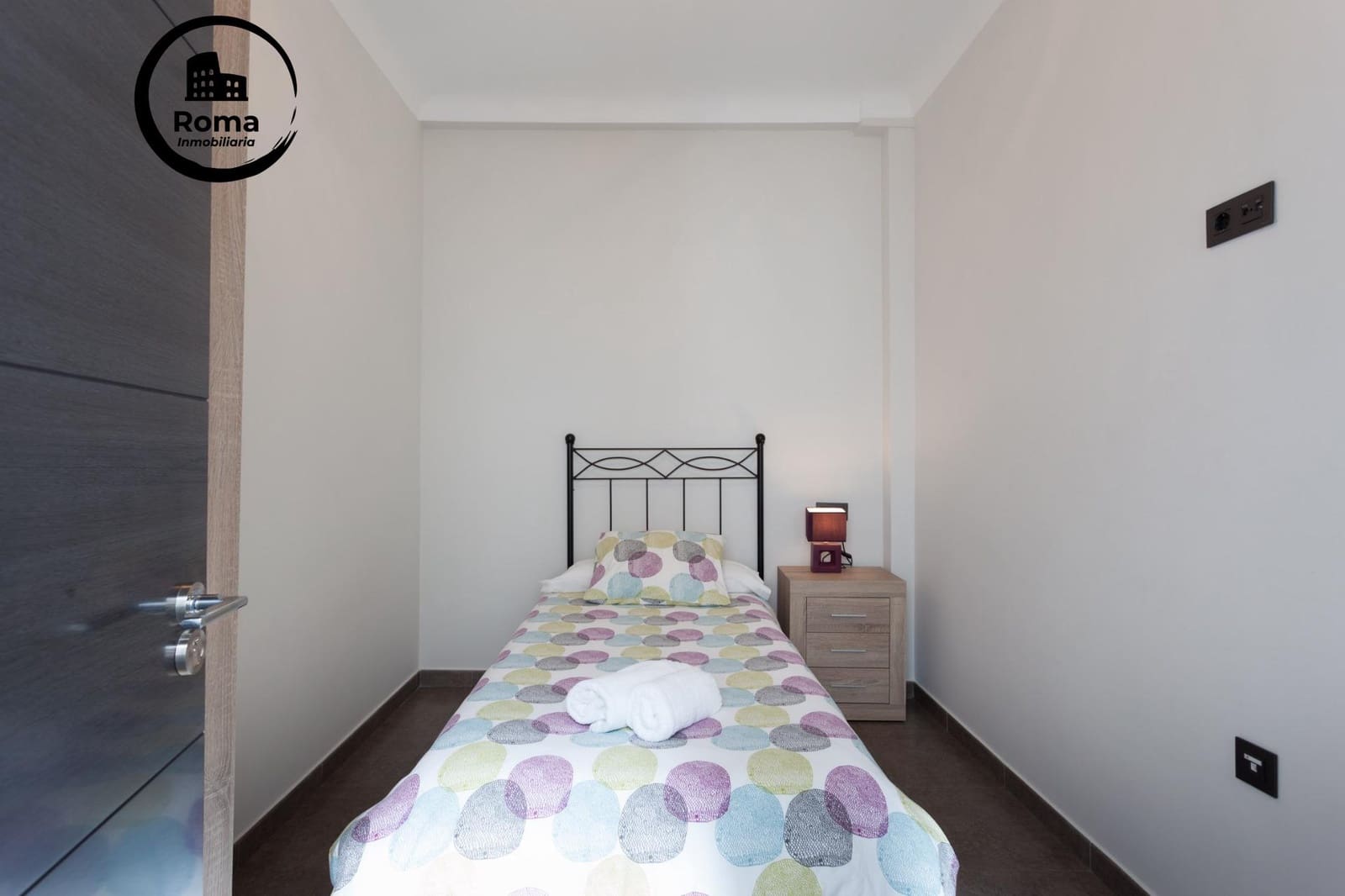 Apartamento de 15 habitaciones en Granada ciudad en venta - 1.175.000 € (Ref: 9652169)
