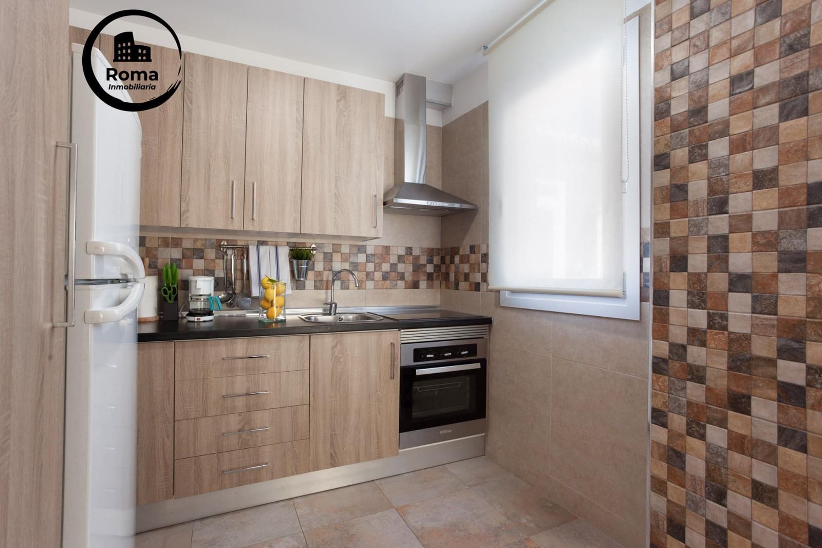 Apartamento de 15 habitaciones en Granada ciudad en venta - 1.175.000 € (Ref: 9652169)