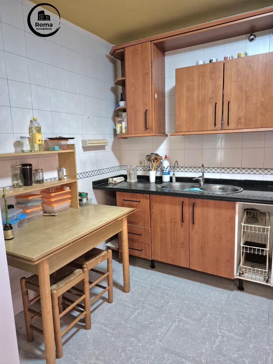 4 soverom Leilighet til salgs i Granada by med garasje - € 218 000 (Ref: 9656211)