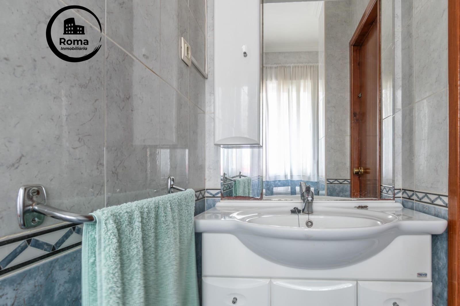 3 bedroom Terraced Villa for sale in La Zubia with garage - € 220,000 (Ref: 9656220)