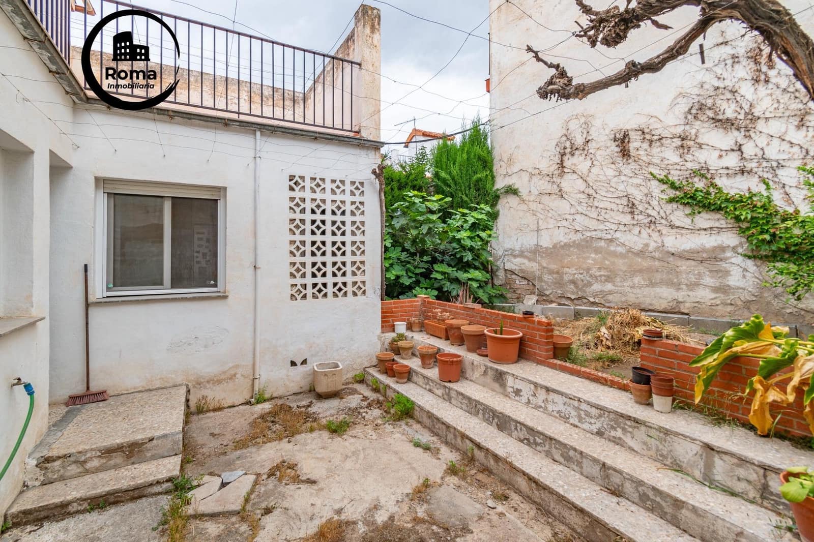 3 bedroom Terraced Villa for sale in La Zubia with garage - € 220,000 (Ref: 9656220)