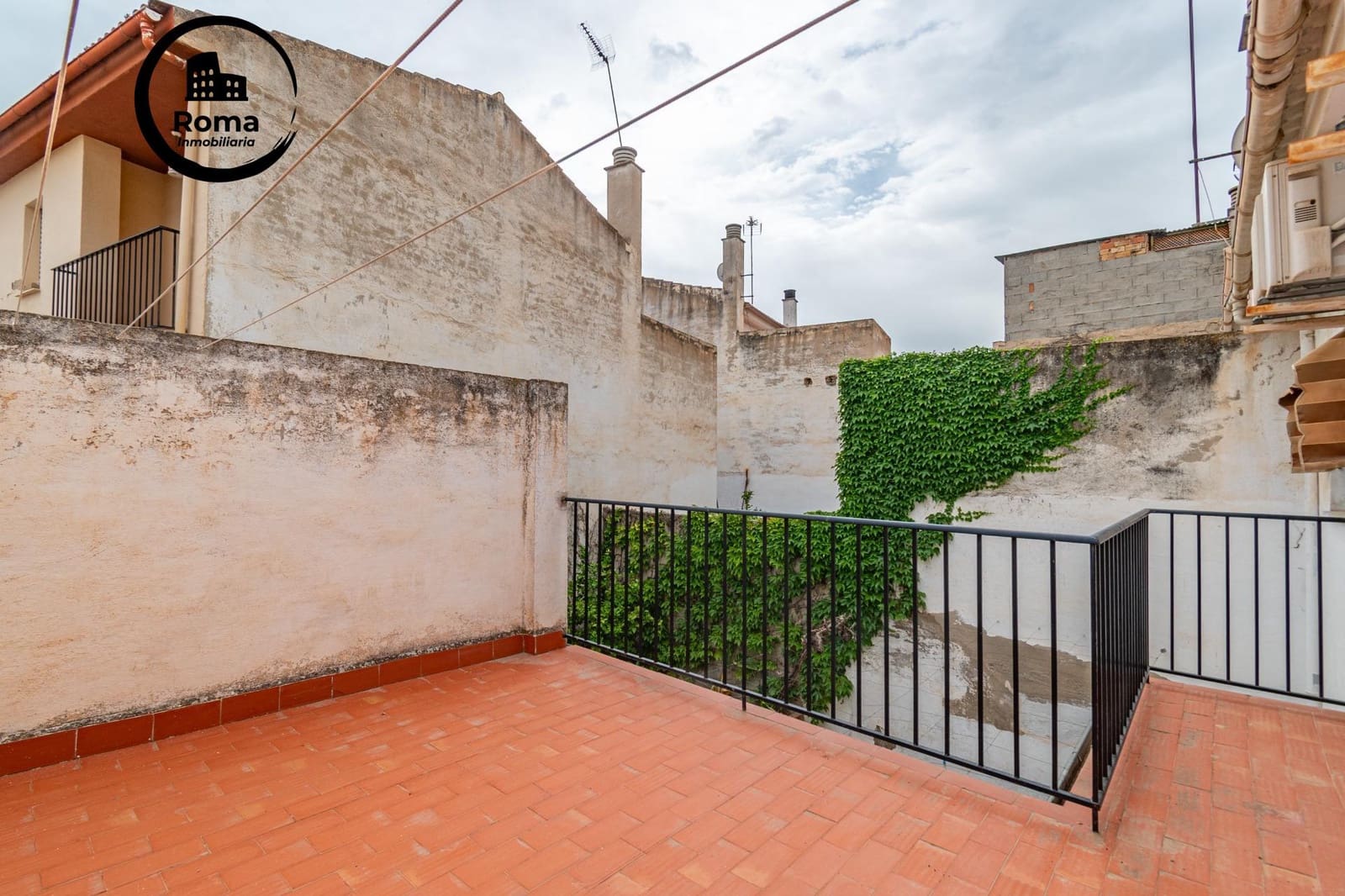 3 bedroom Terraced Villa for sale in La Zubia with garage - € 220,000 (Ref: 9656220)