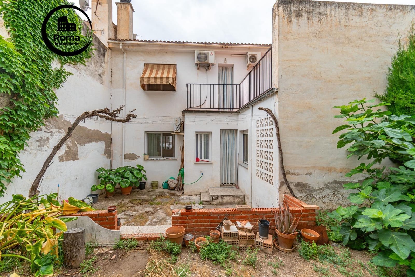 3 bedroom Terraced Villa for sale in La Zubia with garage - € 220,000 (Ref: 9656220)