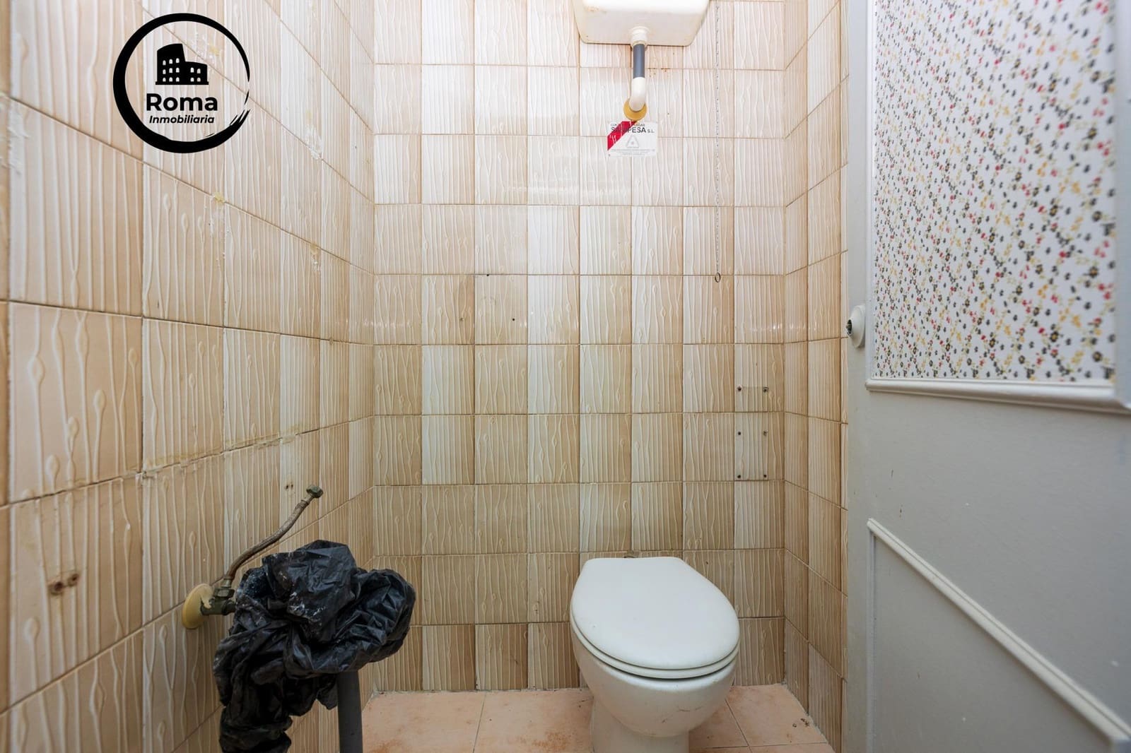 Commercieel te koop in Granada stad - € 95.000 (Ref: 9663858)