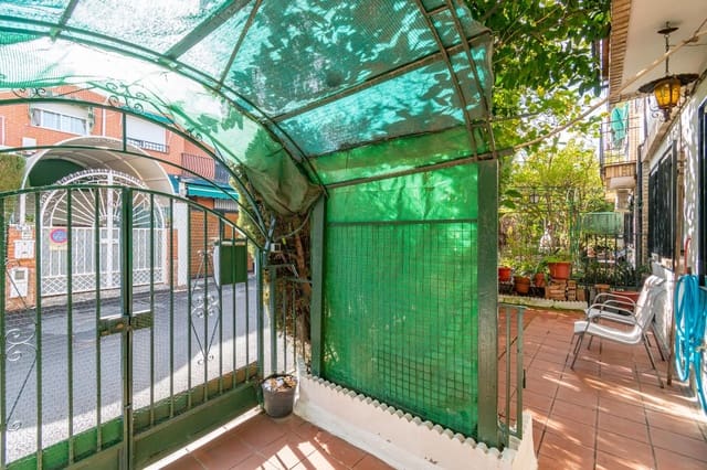 5 quarto Moradia em Banda para venda em Armilla - 239 000 € (Ref: 9663879)