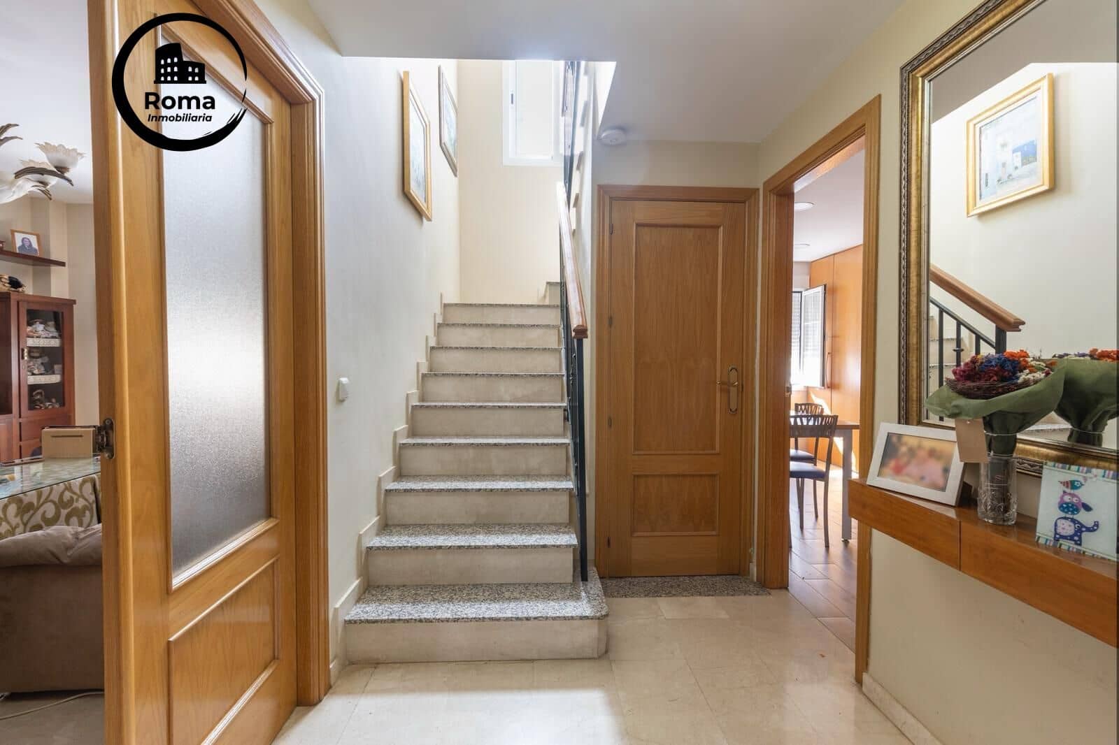 4 bedroom Semi-detached Villa for sale in Albolote with garage - € 299,900 (Ref: 9663884)