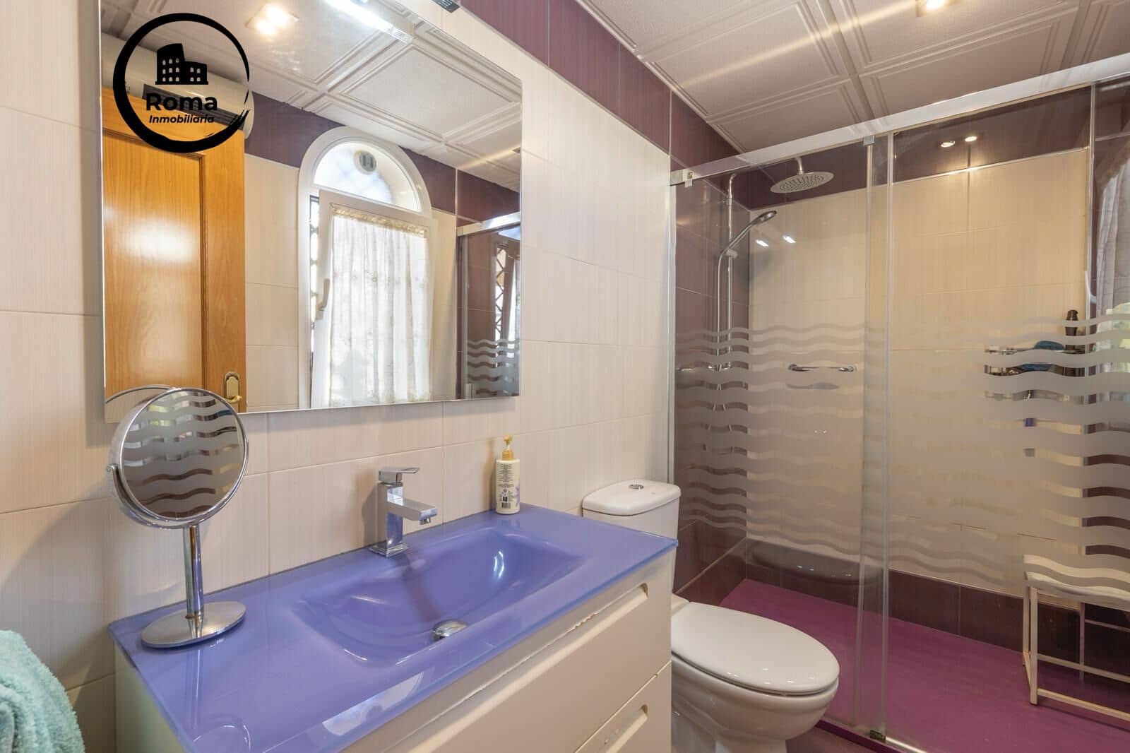 4 bedroom Semi-detached Villa for sale in Albolote with garage - € 299,900 (Ref: 9663884)